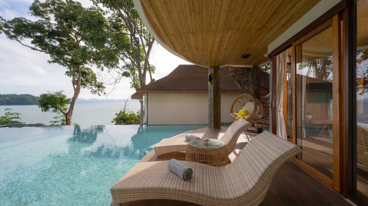 Sinae Phuket Luxury Hotel